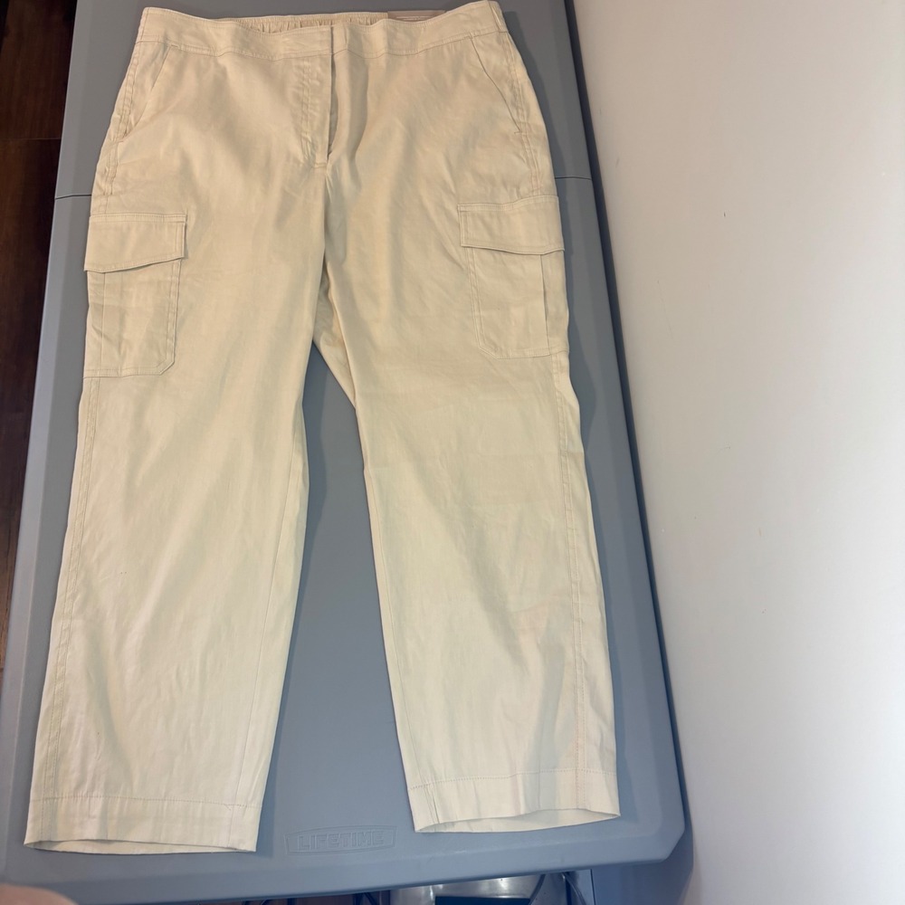 NWT Chicos Womens Cargo Pants Cream Beige Size 3R 16R Elastic Waist Straight Leg